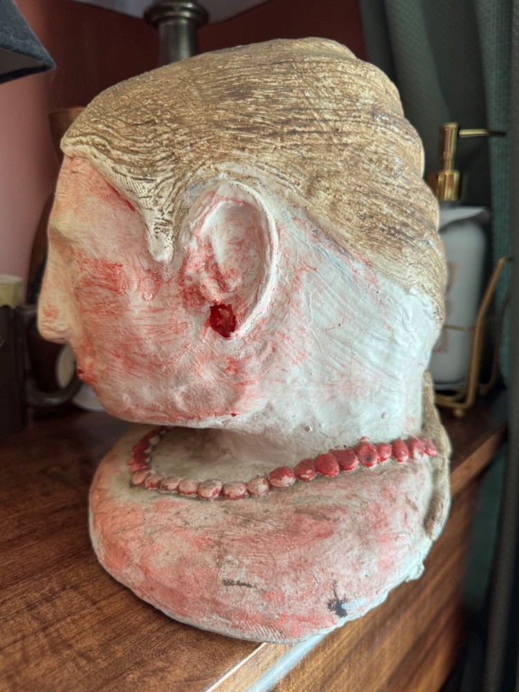 THE HAUNTED HEAD
