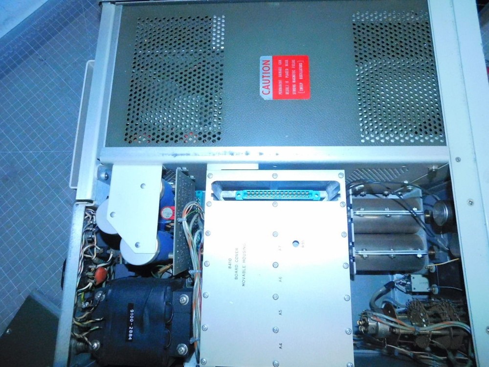 HP 8410A VINTAGE NETWORK ANALYZER M6830