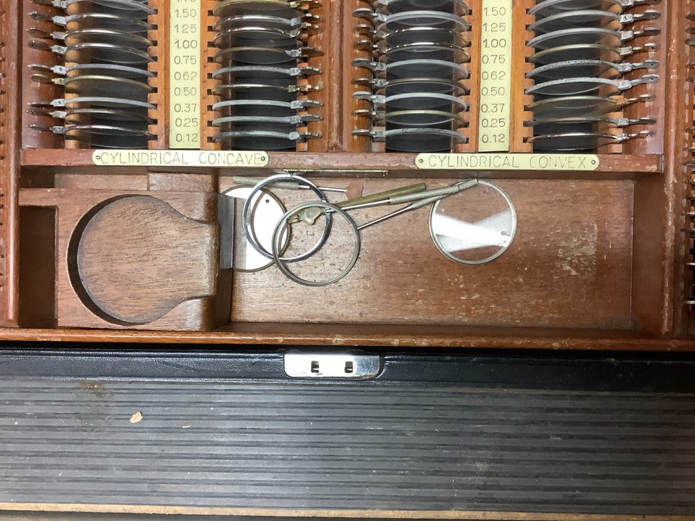 Vintage Optometrist Trial Lens & Fitting Kit In Latched Case