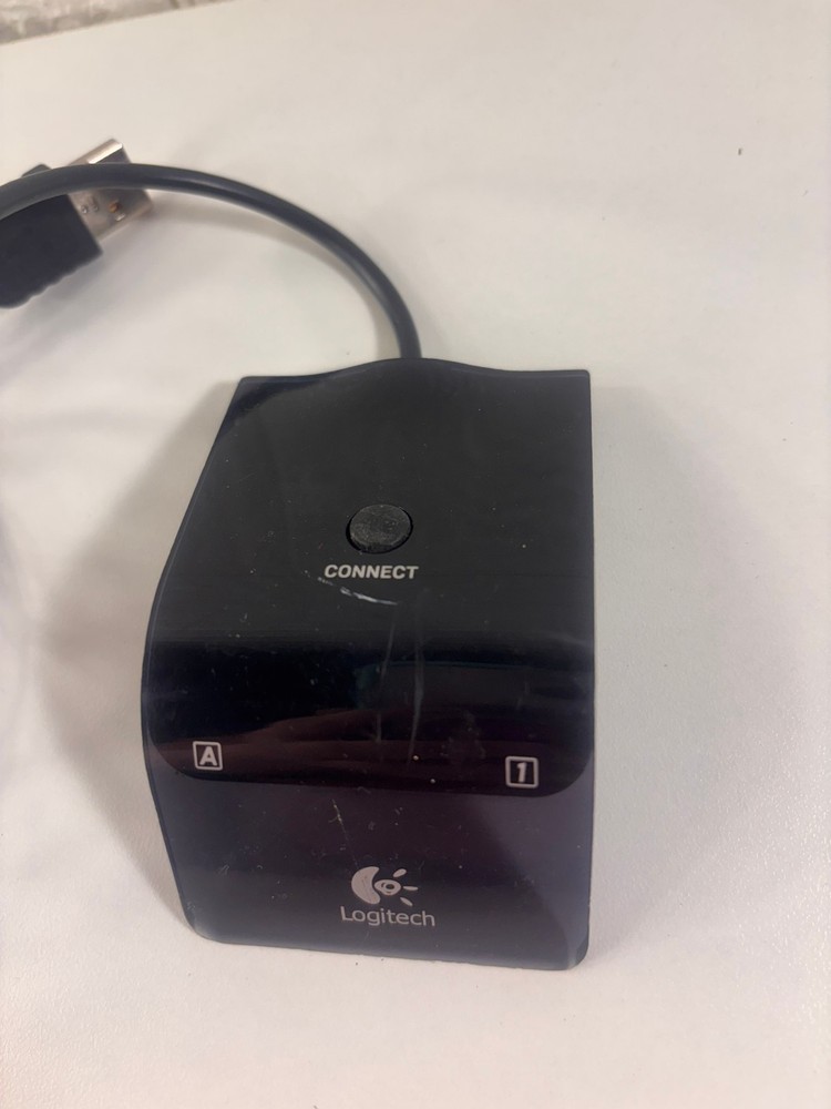 Logitech - C-BT44 - 810-000908 Wireless USB Receiver Only