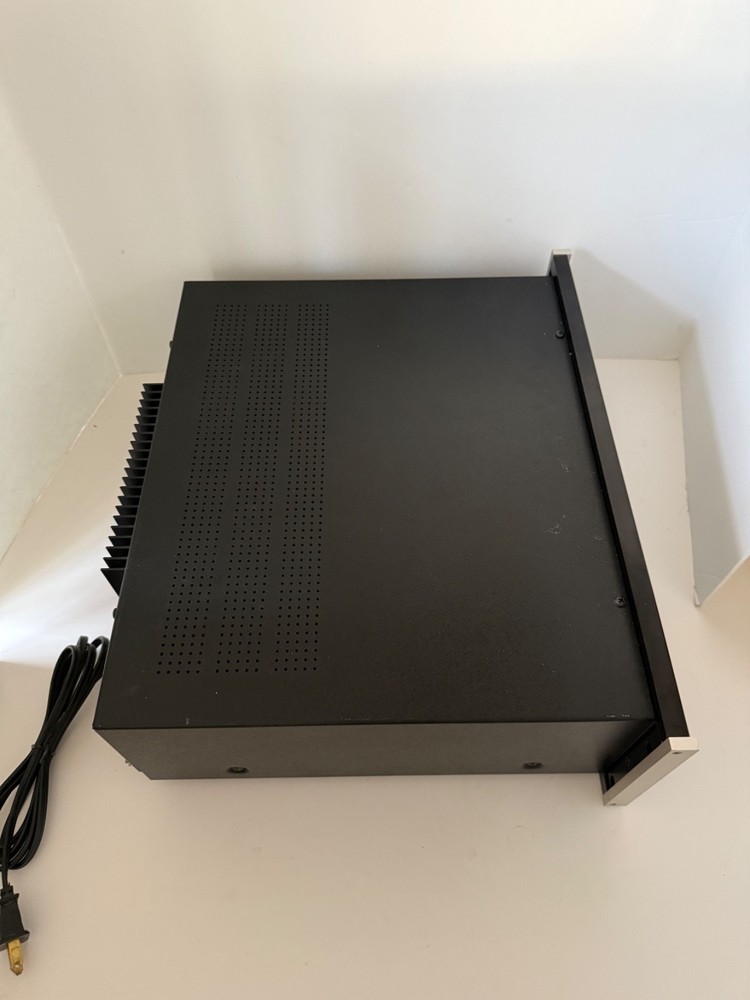 MCINTOSH MCD7000 COMPACT DISC PLAYER - AS IS