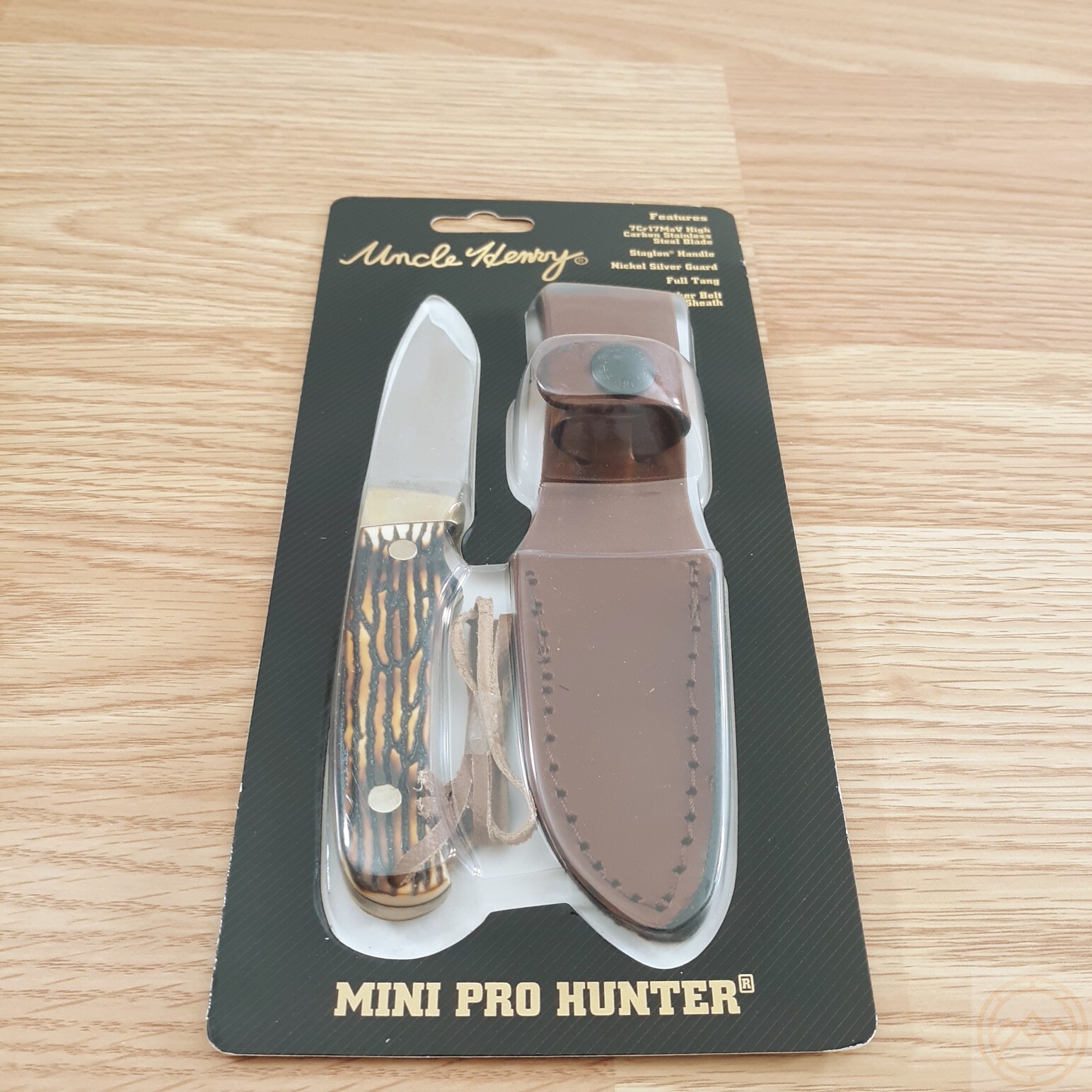 Schrade Hunter Fixed Knife 2.75" 7Cr17MoV Steel Full Tang Blade Staglon Handle