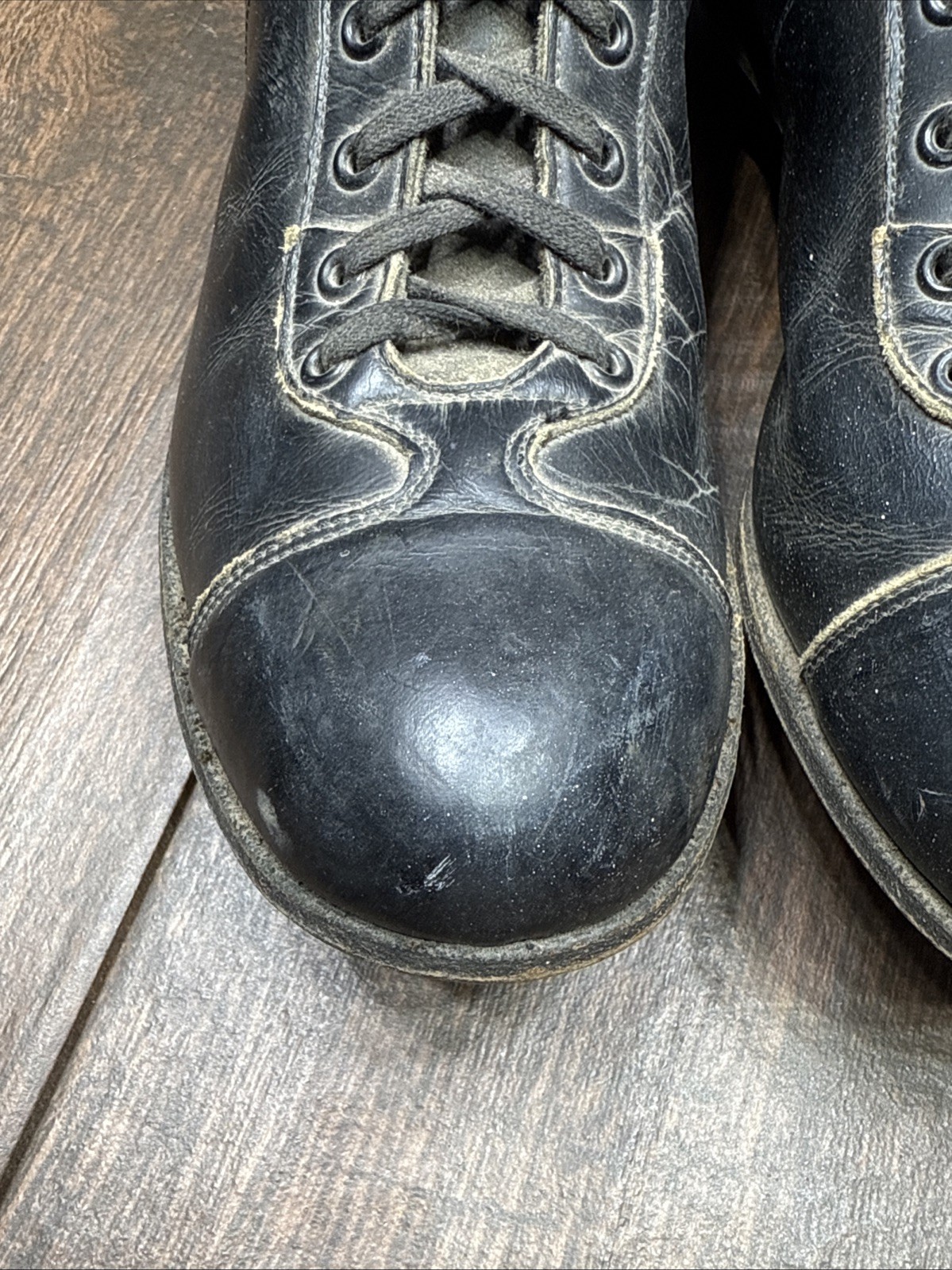 Vintage SPALDING LEATHER 1940s D Spot Bilt Black Football Shoes leather Cleats