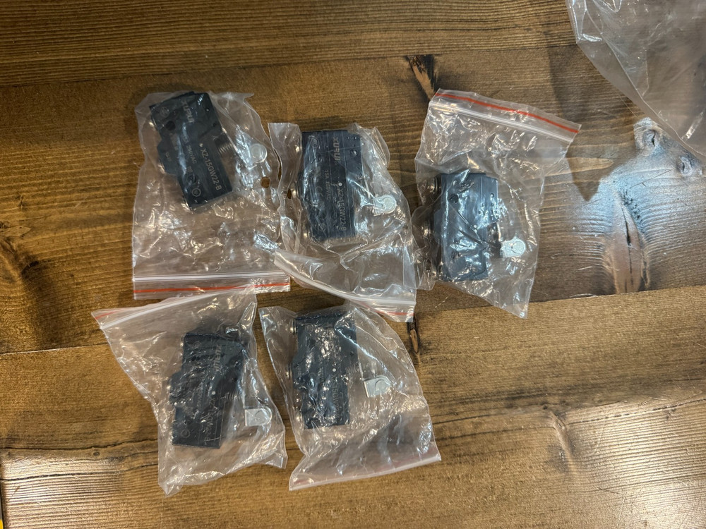 5 Pack Uxcell XZ-15GW22-B AC Panel Mount Roller Snap Button Type Micro Switch