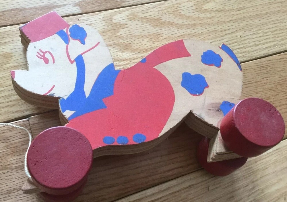 Primitive Wood Pig Pull Toy