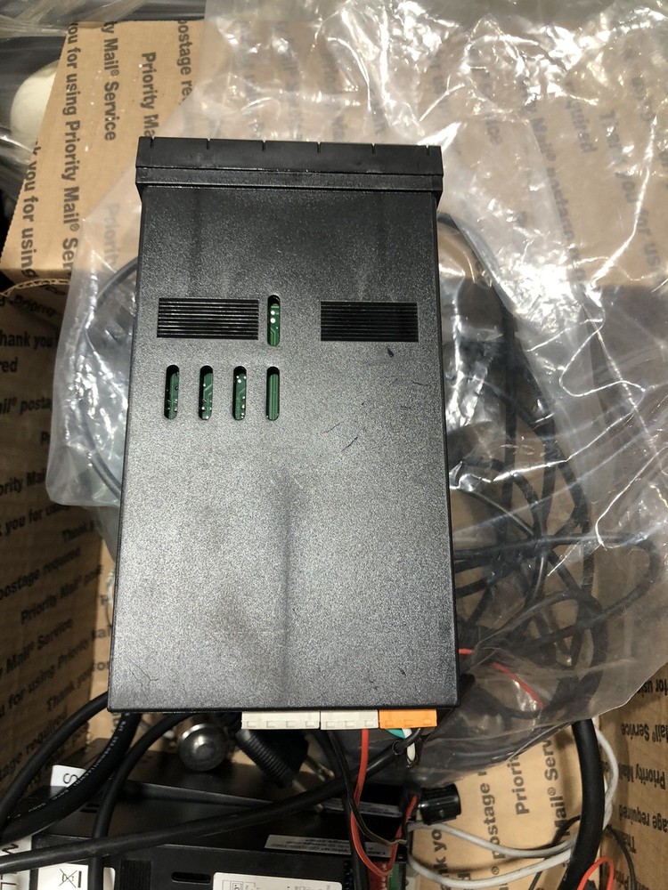 Omega Engineering DP25B-S-A Strain Gauge Panel Meter 5K Lb Compression Load Cell