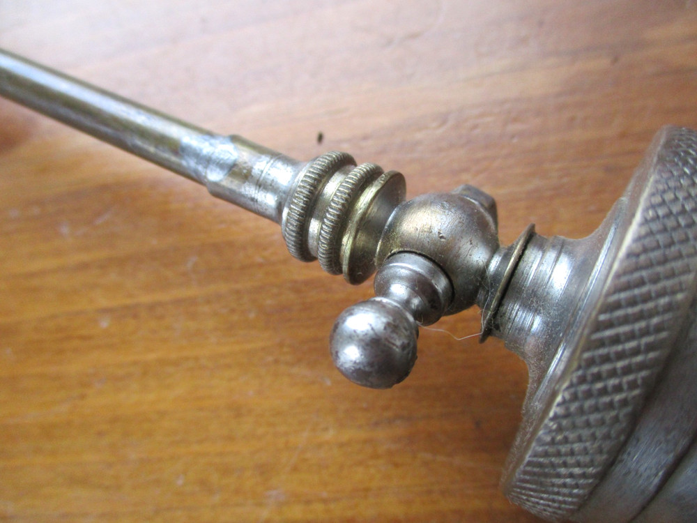 ANTIQUE BRASS SCREW GREASE GUN