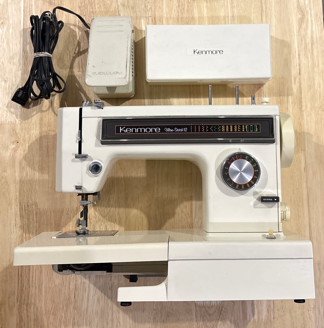 Kenmore Ultra Stitch 12 Sewing Machine Model 158 1561281 Working