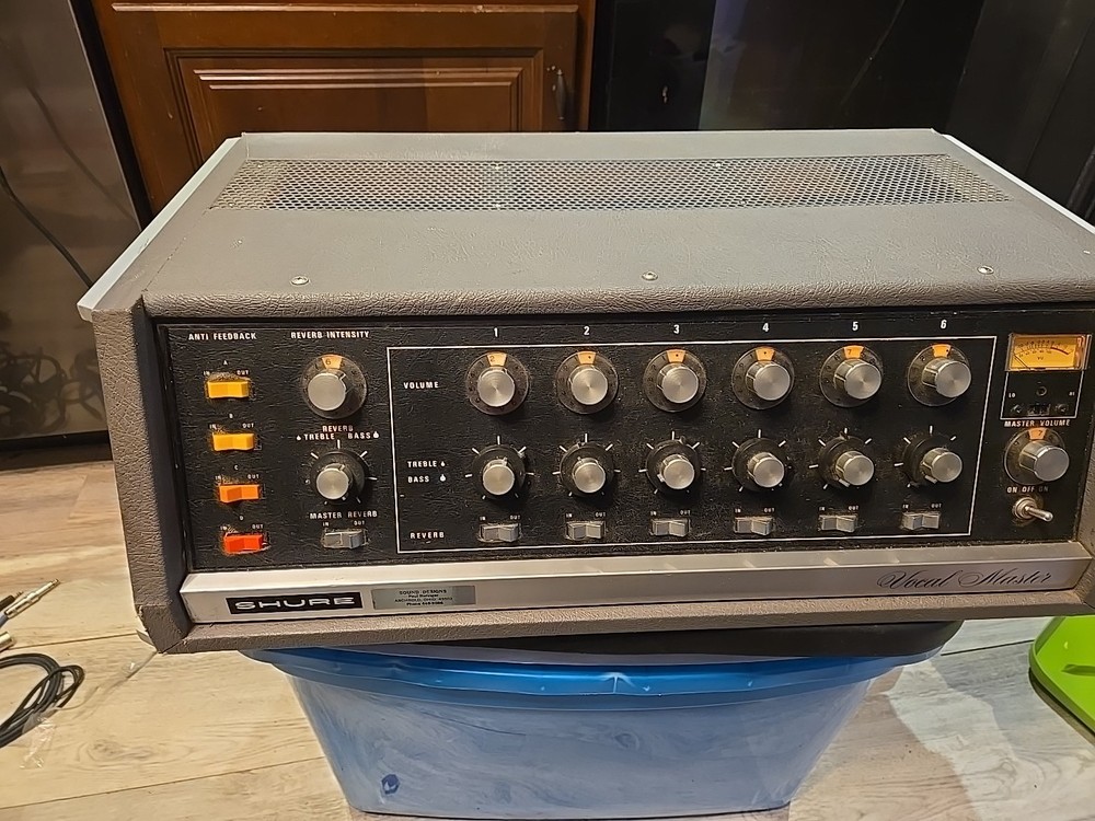 Shure Vocal Master Vintage Solid State PA Head 400 watts Powers Up