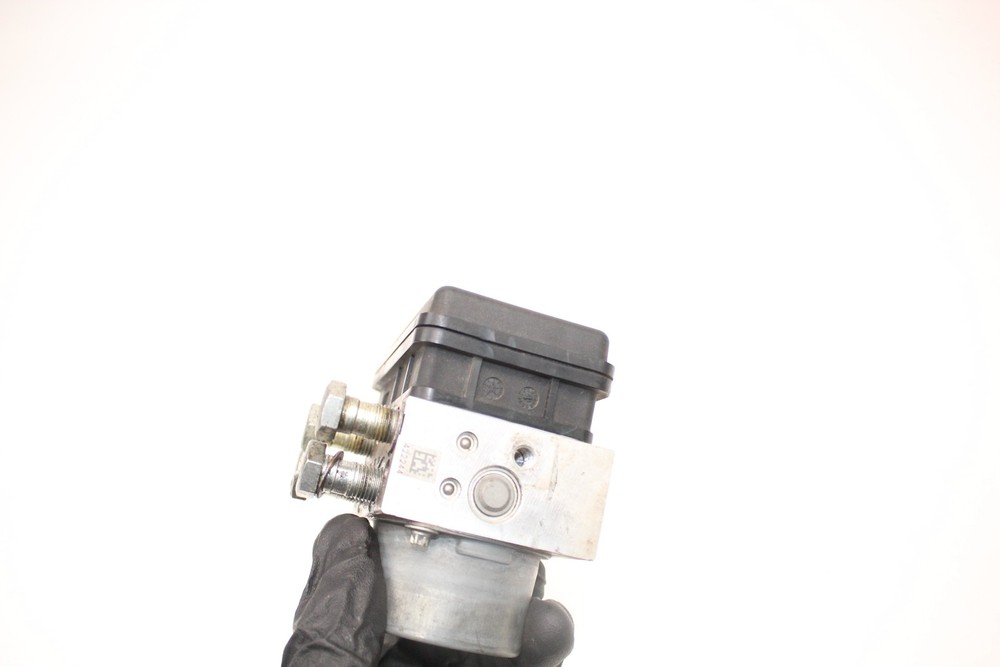 17-22 KTM Duke 390 Abs Control Module Pump