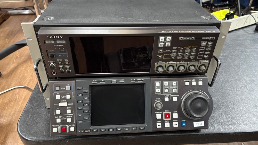 Sony MAV-777 Multi Access Video Disc Recorder, good condition, fully functional