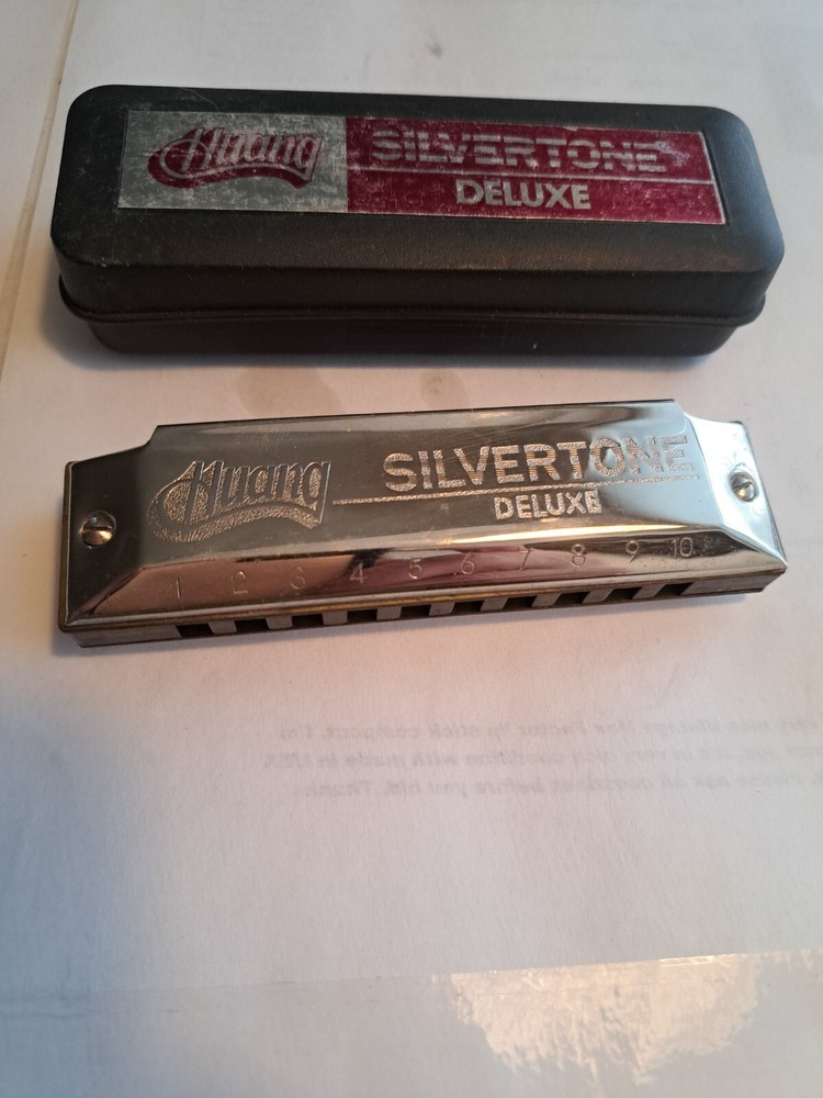 Huang Silvertone Deluxe Harmonica  In Case.~NICE CONDITION ~