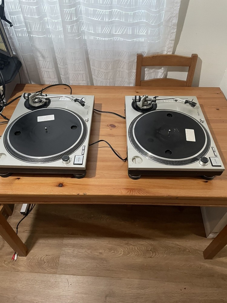 2-Technics SL-1200MK2 DJ Turntables - Silver