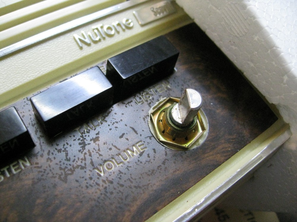 NuTone IS-45 Inside 5" intercom Speaker New In Box but Missing Volume Knob