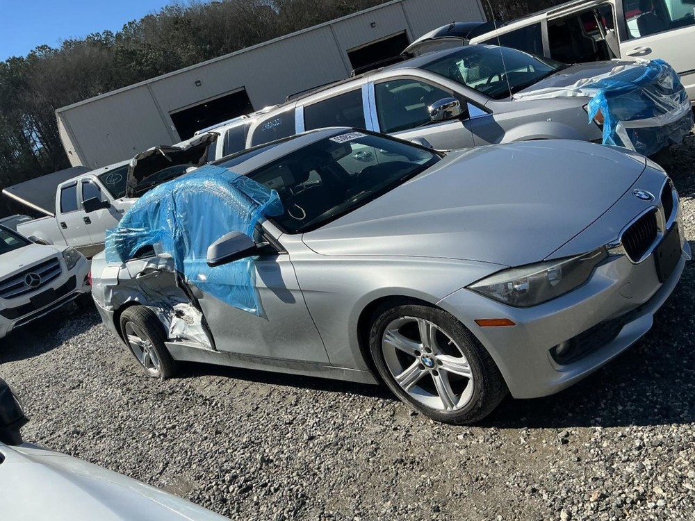 320I 2013 Glove Box 4969493