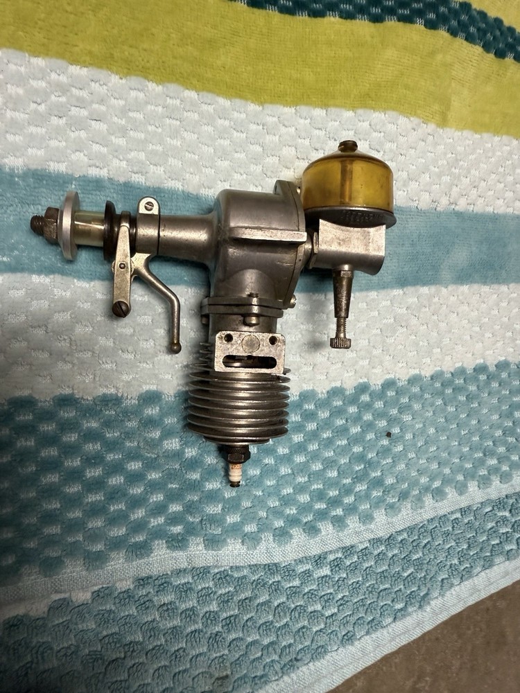 1945 May Rocket Victor .46 Spark Ignition Model Engine - All Original