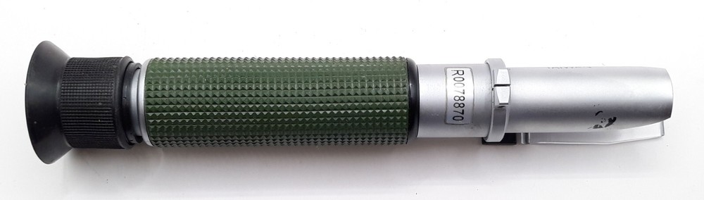 Zebra Skimmers Hand held Refractometer MT-010ATC