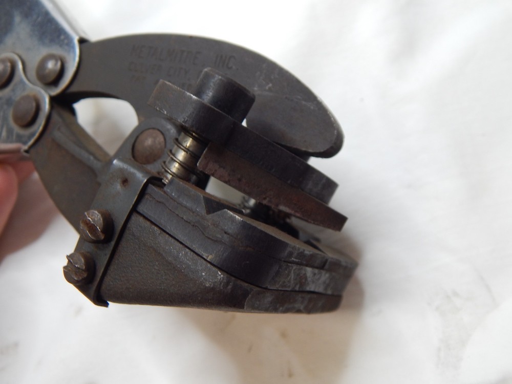 MetalMitre Inc Metal Mitering Tool