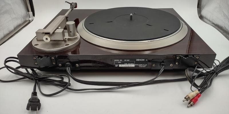 DENON DP-52F Direct Drive Microprocessor Controlled TURNTABLE with ORTOFON 2MRED