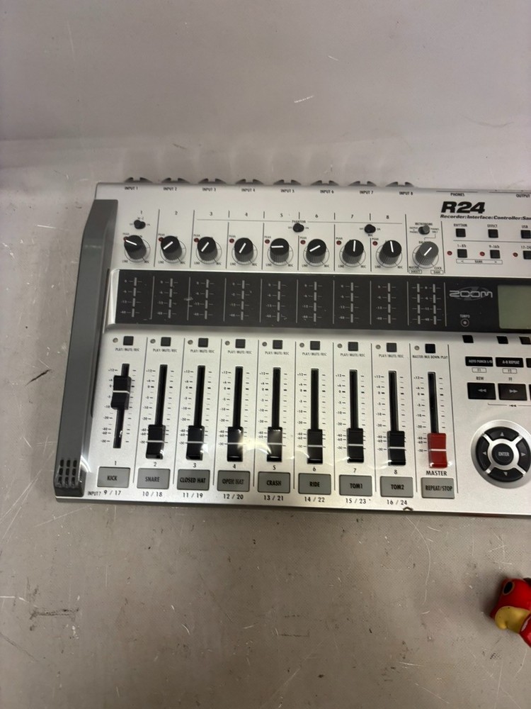 Zoom R24 Multitrack Recorder Audio Interface Controller Tested Working