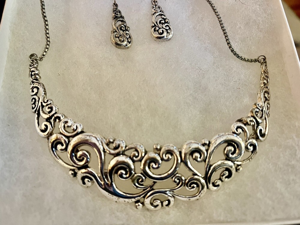 Silver Necklace & Matching Earrings Set New