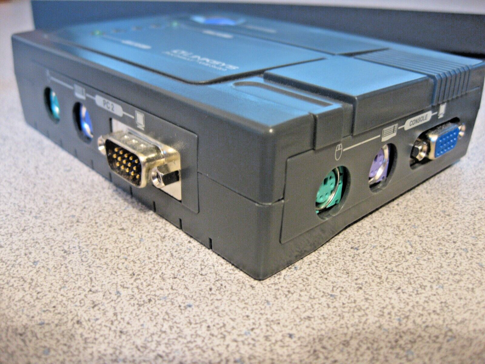 Linksys KVM100SK ProConnect KVM 2-Port Computer Switch & Combo Connection Cables