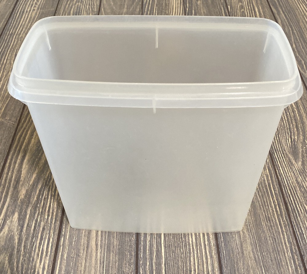 Tupperware Clear Storage Food Container 489-5