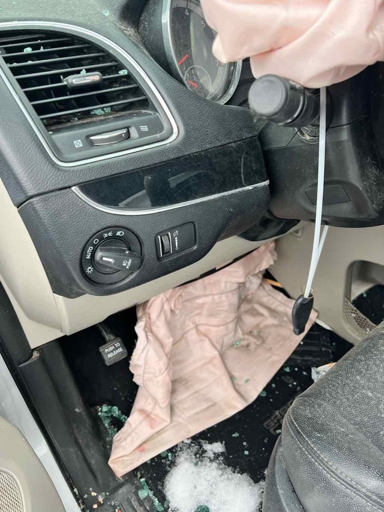 Used Steering Column fits: 2017 Dodge Caravan Dash Shift tilt non-heated steerin