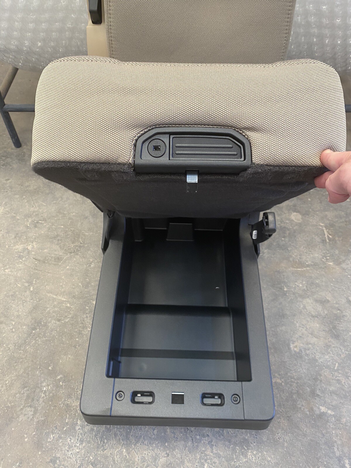 2017 18 19 20 FORD F250 F350 F450 CENTER CONSOLE JUMP SEAT TAN SUPERDUTY CLOTH