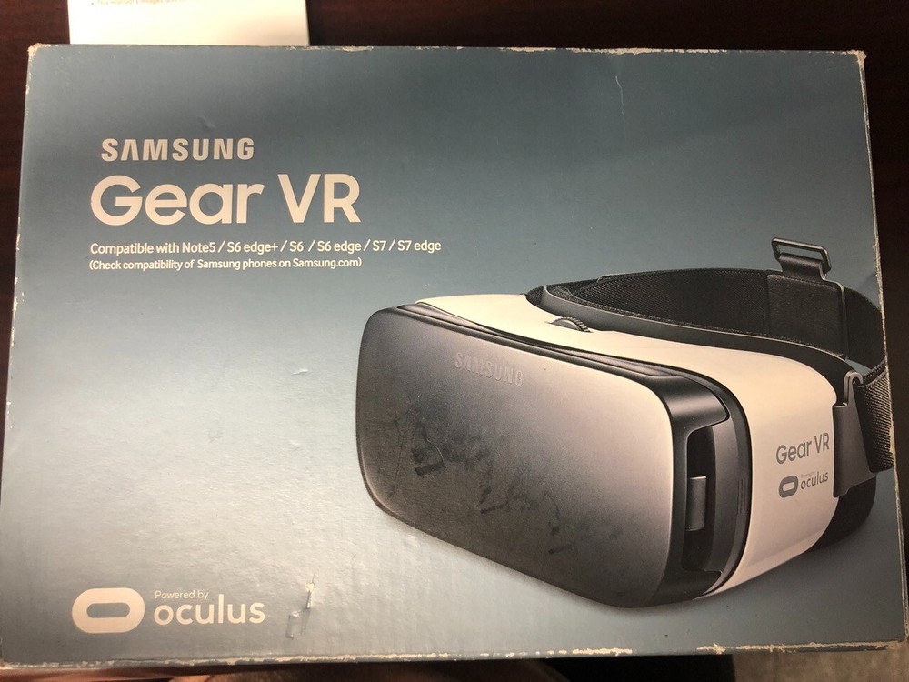 Samsung Gear VR Oculus Virtual Reality Headset for Note5/ S6/ S7/ Edge White