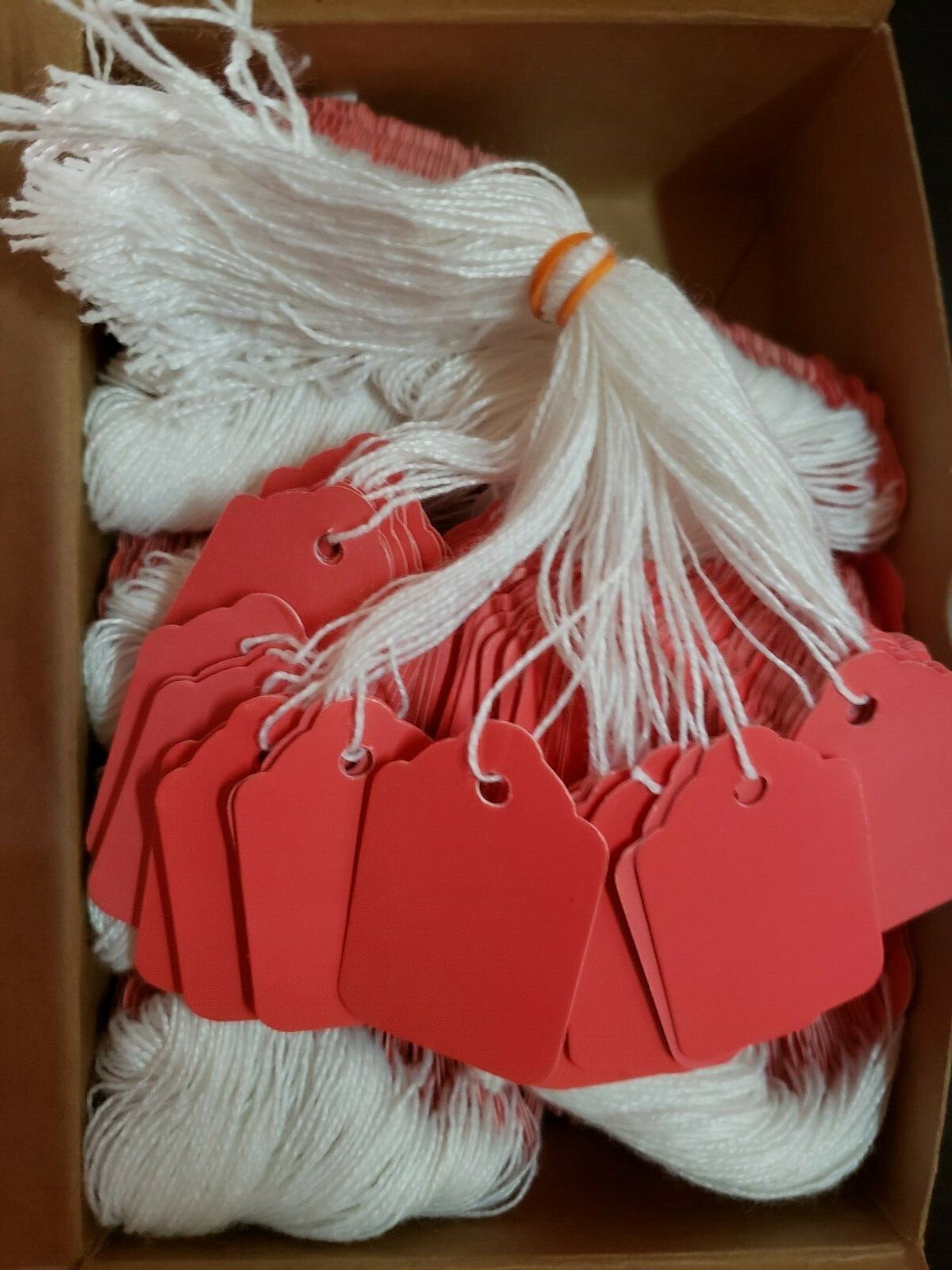 1000 Red Price Tags String Merchandise Garment Hang Coupon Strung Label Retail