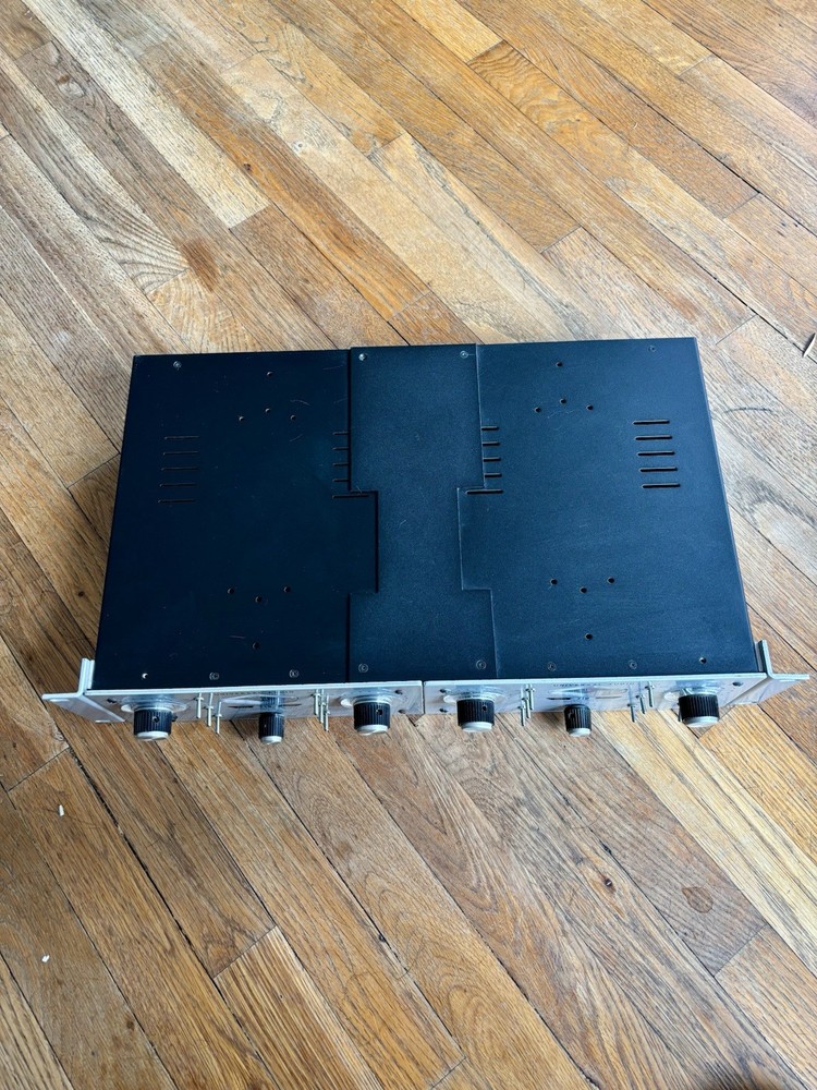 Universal Audio 710 Twin-Finity Pair
