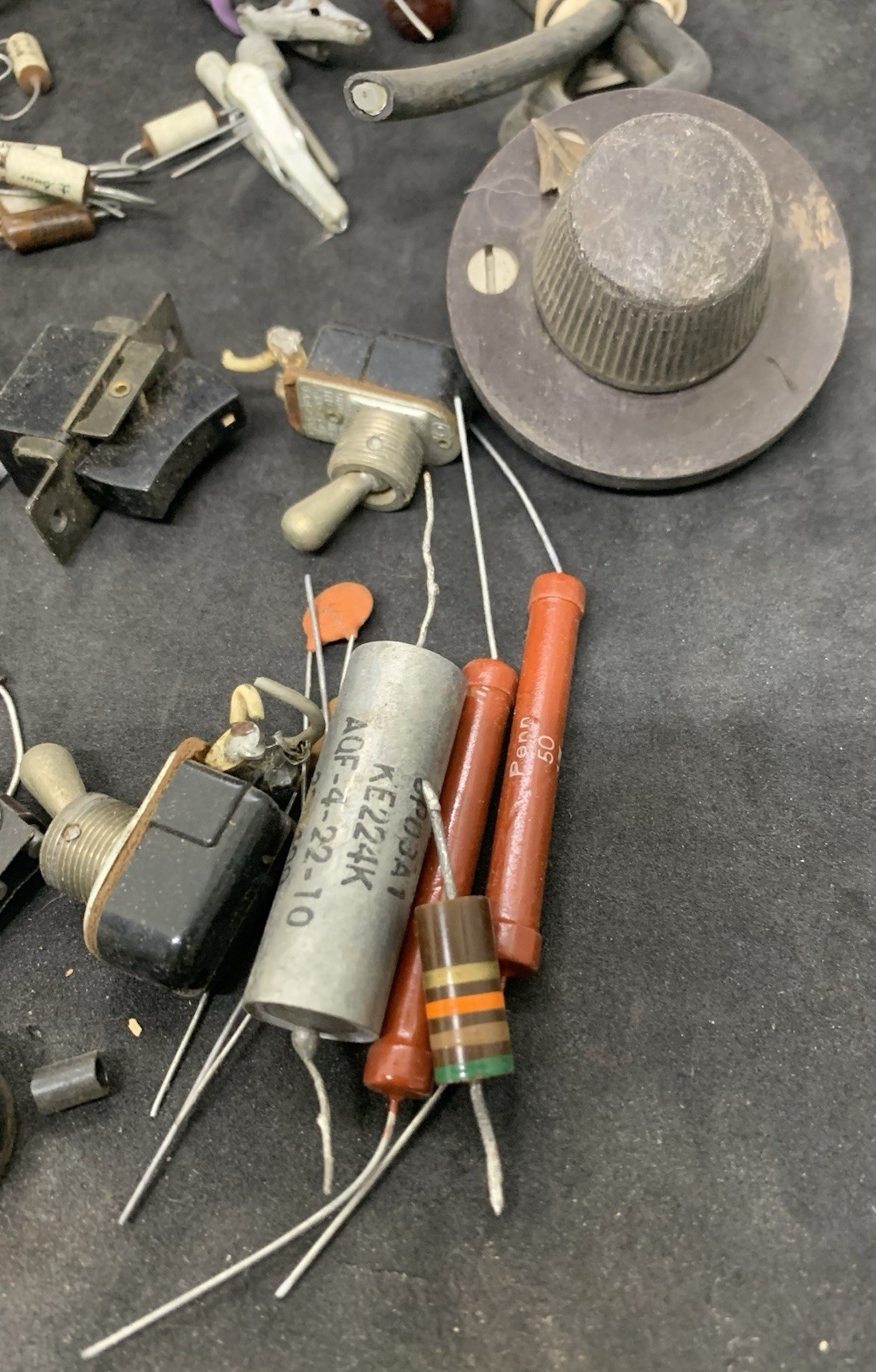 Misc. Radio and Electrical Parts * FROM HAM / ANTIQUE RADIO ESTATE * (A211)