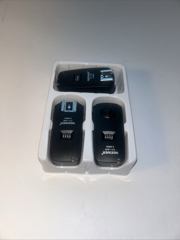 Neewer FCR-16/ Studio Strobe/ Camera Flash/ Camera trigger and receiver Untested