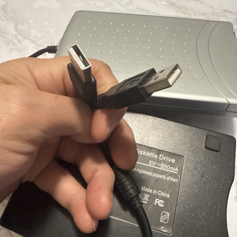 USB Floppy Disk Drive 2 different not tested