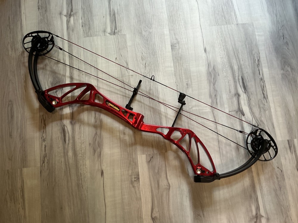 PSE 2019 Red 60# Perform X 3D Bow *Mint Condition* Purchased New & Lightly Used
