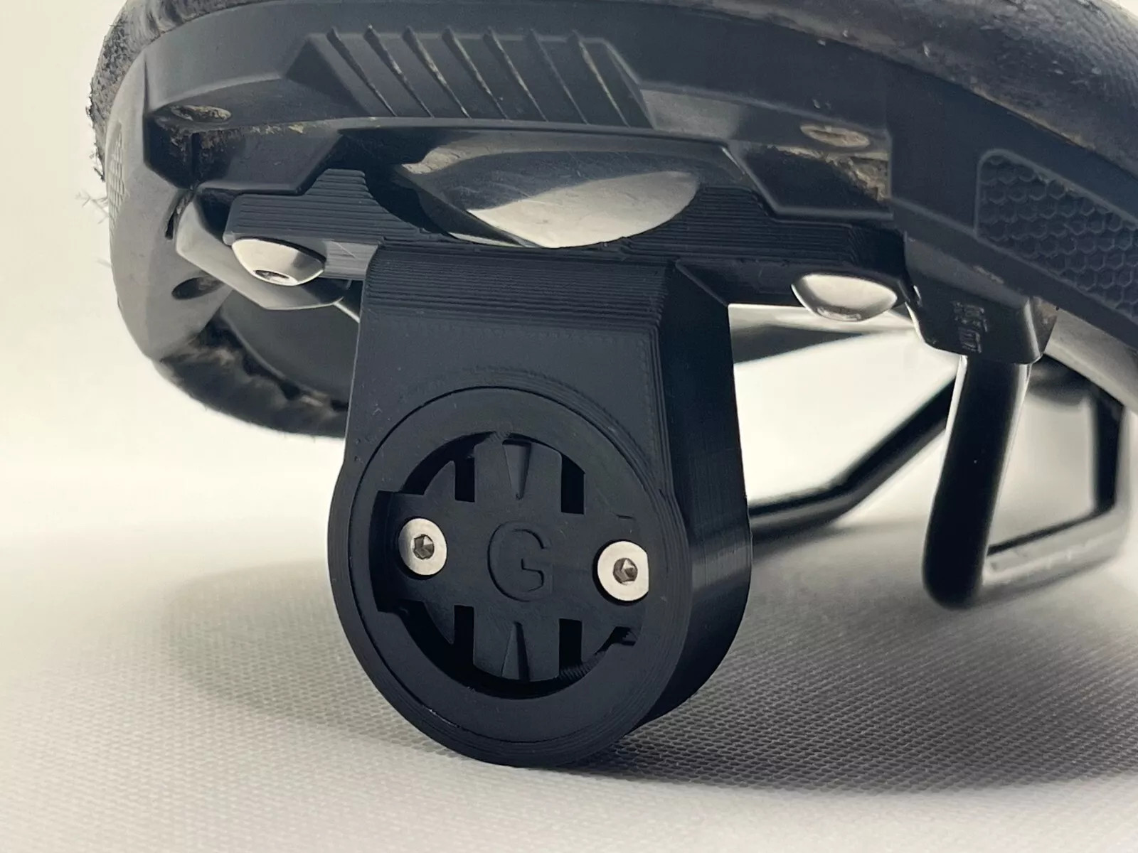 Specialized Phenom SWAT Saddle Garmin Varia Mount (NOT 715) - Hidden AirTag