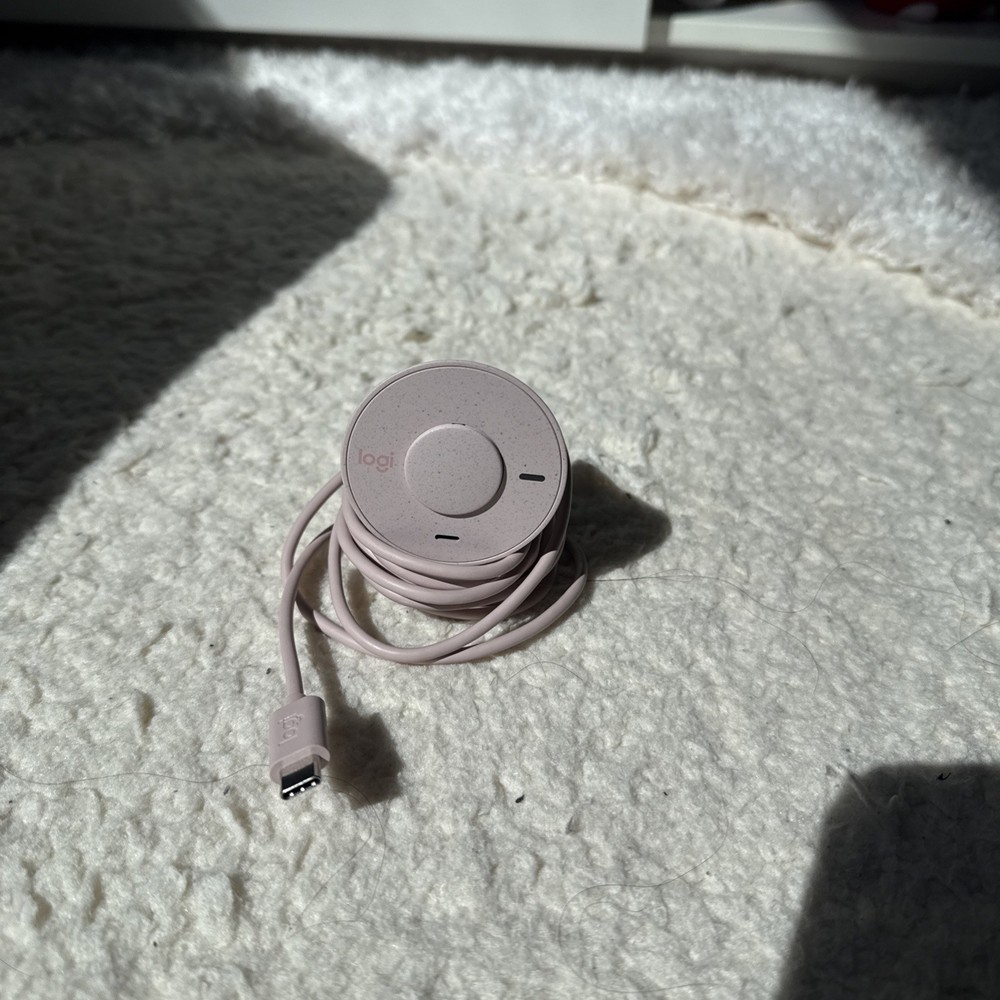 Pink Logitech Brio 300 Webcam