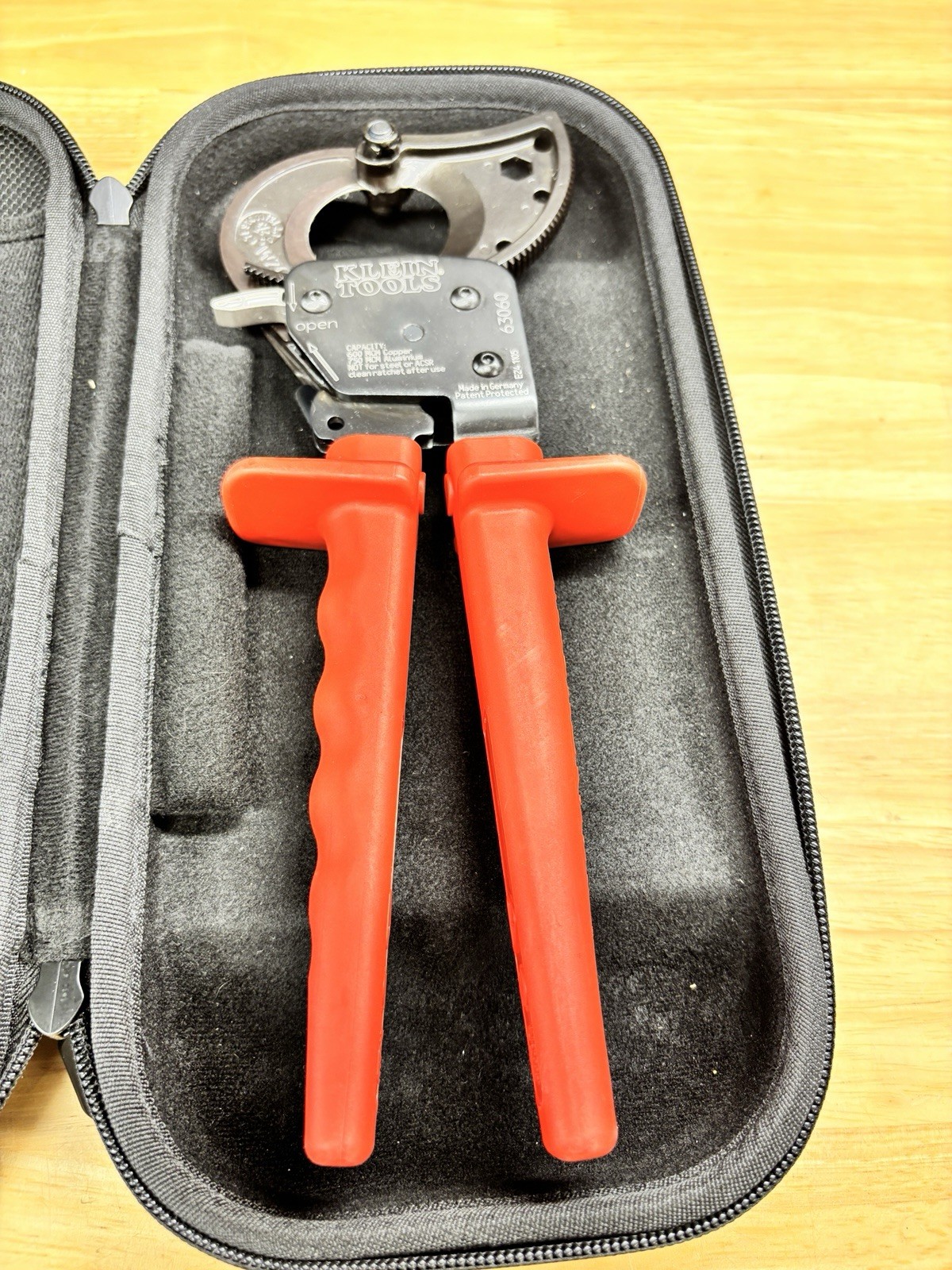 Klein Tools 63060 Ratcheting Cable Cutter