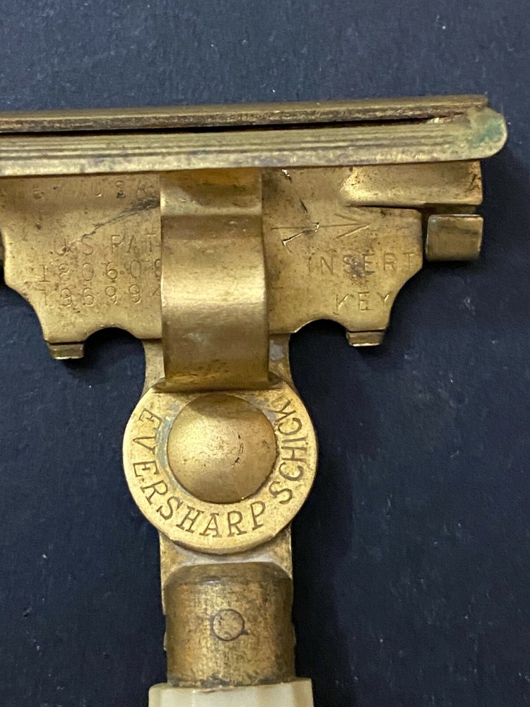 Vintage Eversharp Schick Razor Lucite Handle