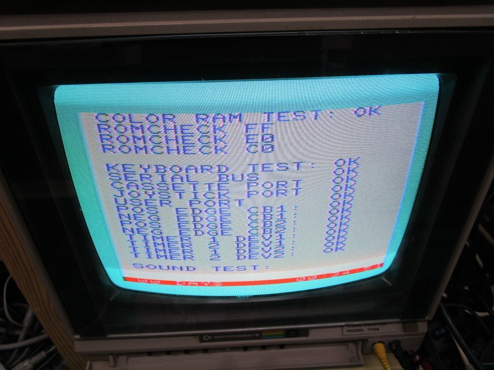 COMMODORE VIC-20 2-PIN STYLE 324003 COMPUTER TESTED AND WORKING LV8 💻