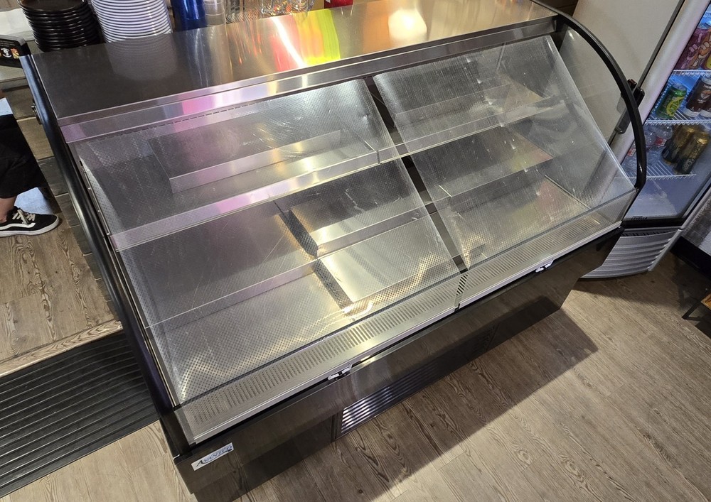 AVANTCO Cooler (Open Air Merchandiser)