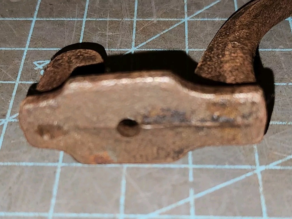 Antique Cast Iron Scroll Tip Double Coat Hat Hook - gwW