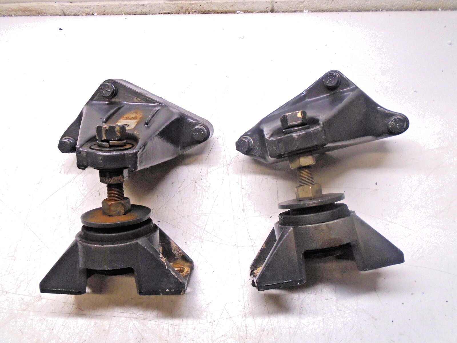 X2 OMC COBRA 2.3 FORD 4 CYL MOTOR MOUNTS 983903 912482 912483 + hardware