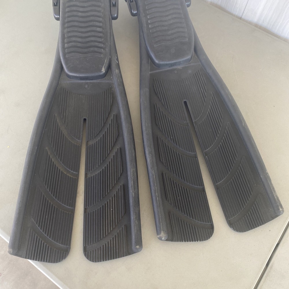 Genesis Blitz Open Heel Adjustable Scuba Dive Snorkel Split Fin Flippers Regular