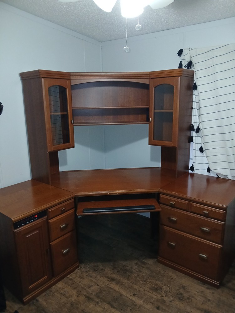computer desk not sure brand color is brown