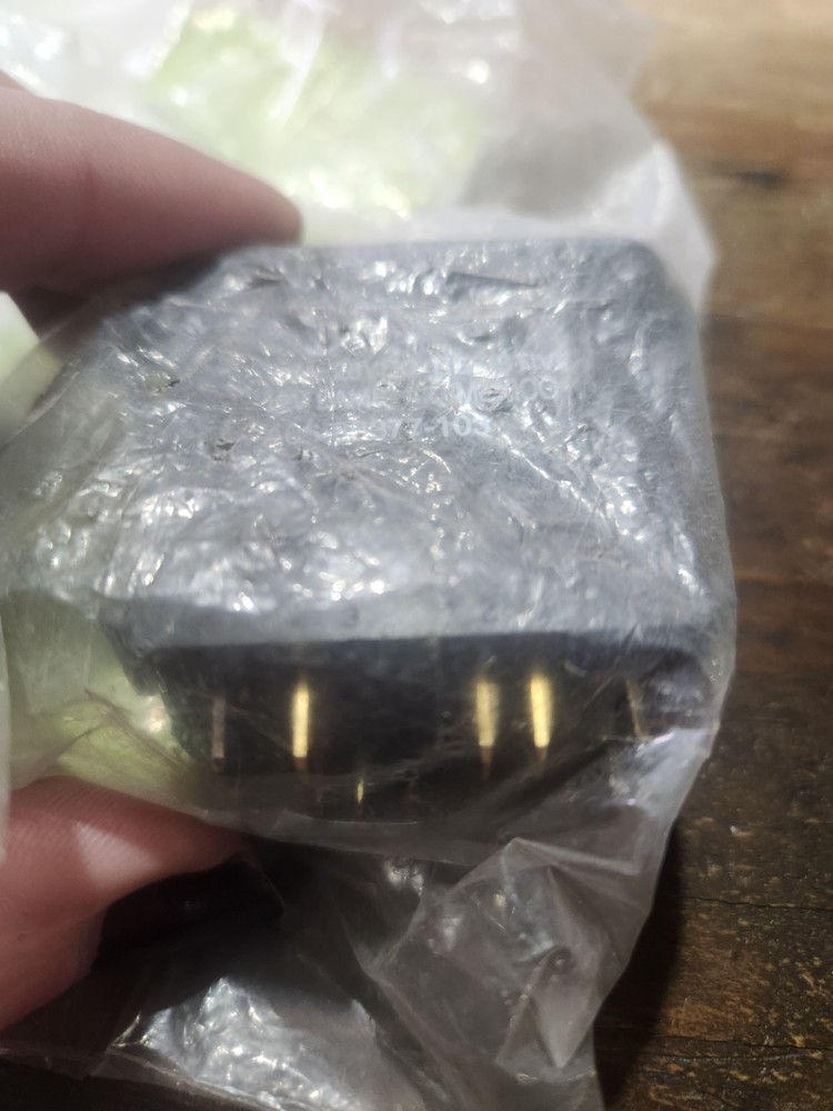 Freightliner A06-86377-103 Rocker Switch, 2 Position w/Indicator Light