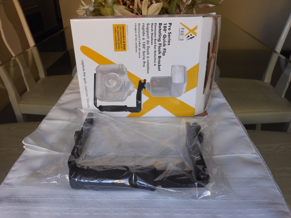 PHOTO Pro Series 180 degrees Quick Flip Rotating Flash Bracket