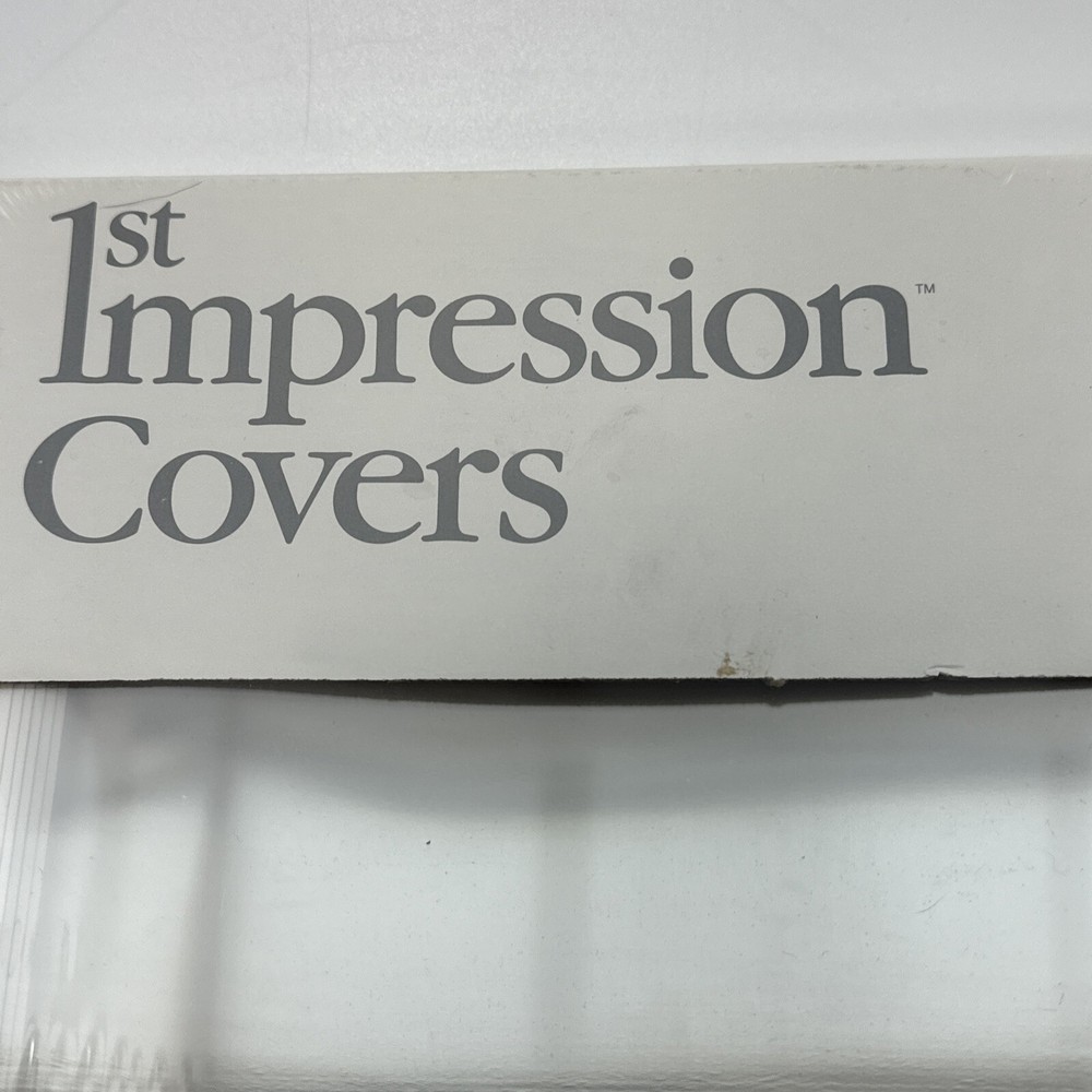 Avery 1st Impression 1/8" Capacity Covers Classic White, For 16-30 Sheets