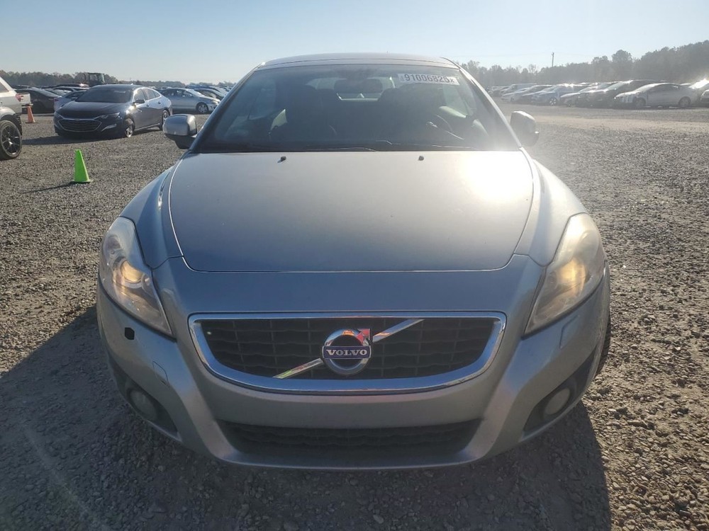 C70 2011 Glove Box 4909487